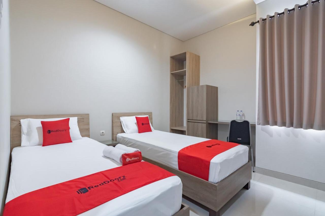 Reddoorz Plus @ Cirebon City Center Kültér fotó